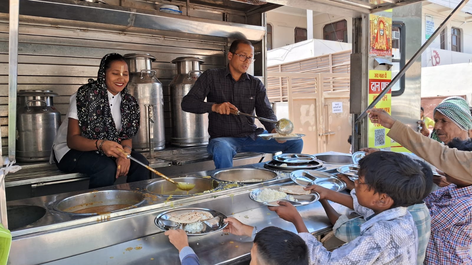 Ann Bhandara Organized by Purushottam Das Rungta Charitable Trust on Akshaya Tritiya